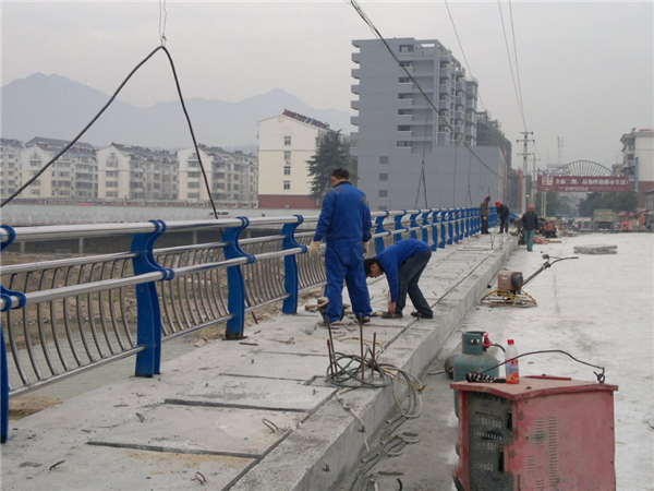 鄂尔多斯不锈钢复合管护栏常见问题及解决方案