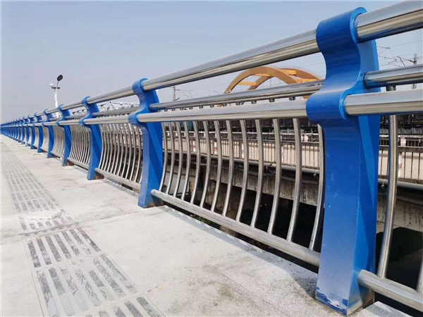 鄂尔多斯304不锈钢复合管护栏的生产工艺揭秘